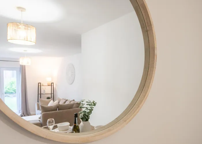 Chapel Allerton Retreat For Families Parking - Pass The Keys