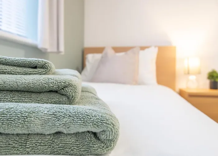 Chapel Allerton Retreat For Families Parking - Pass The Keys Apartman