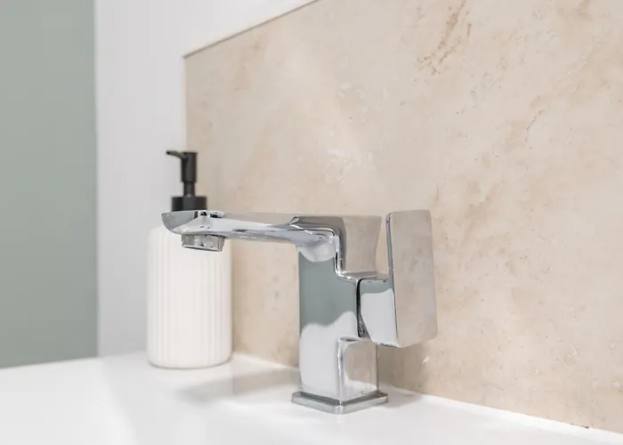 Chapel Allerton Retreat For Families Parking - Pass The Keys Apartman