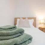 Chapel Allerton Retreat For Families Parking - Pass The Keys