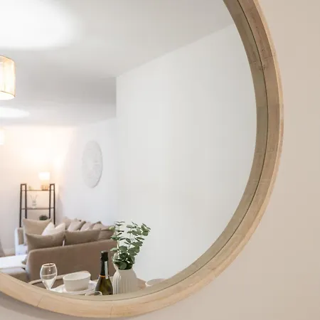 Chapel Allerton Retreat For Families Parking - Pass The Keys