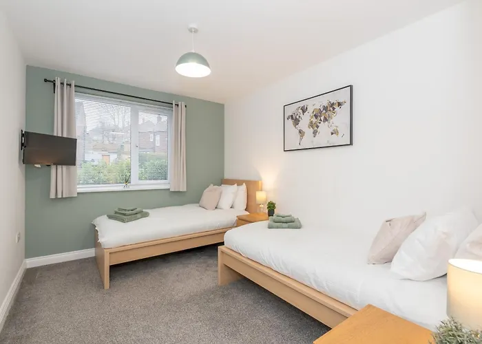 Апартаменти Chapel Allerton Retreat For Families Parking - Pass The Keys *