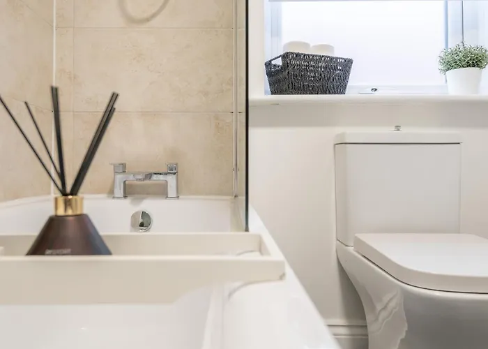 Chapel Allerton Retreat For Families Parking - Pass The Keys