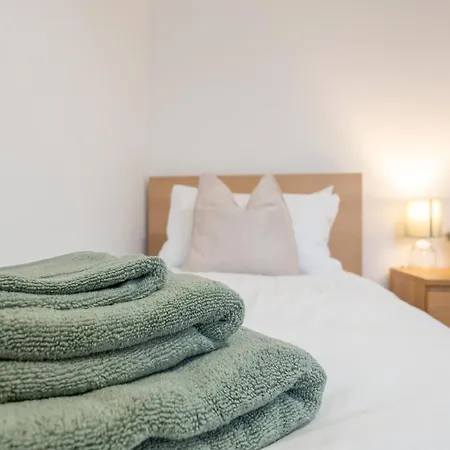 Chapel Allerton Retreat For Families Parking - Pass The Keys