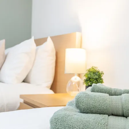 Chapel Allerton Retreat For Families Parking - Pass The Keys